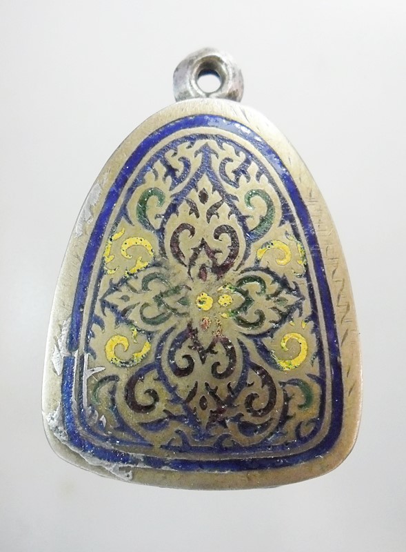 พระแผงตัดเนื้อดินกรุอยุธยาพร้อมตลับเงิน