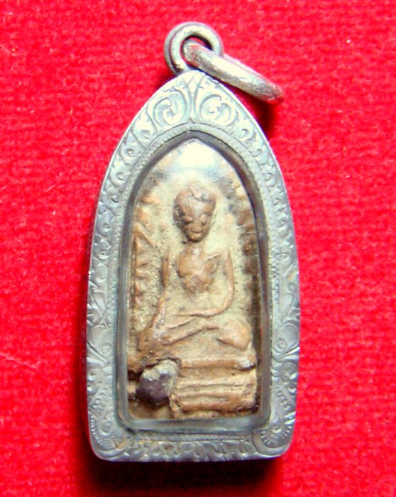 พระรอดแสงตา กรุวัดมหาวัน จ.ลำพูน องค์สวยมีหน้าตา 