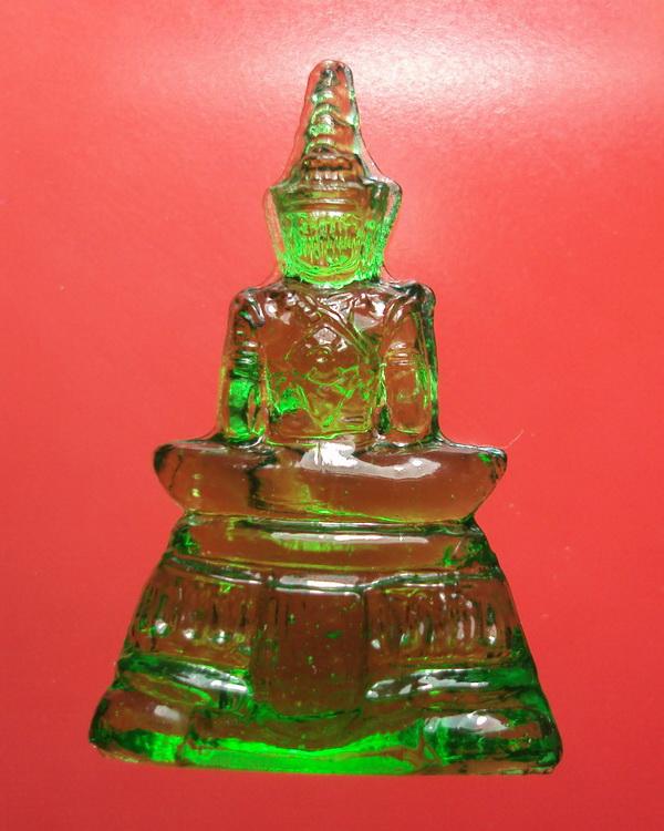 พระแก้วมรกต เนื้อแก้ว รศ200 ฉลองกรุง200ปี พศ.2525 ((องค์ที่3))