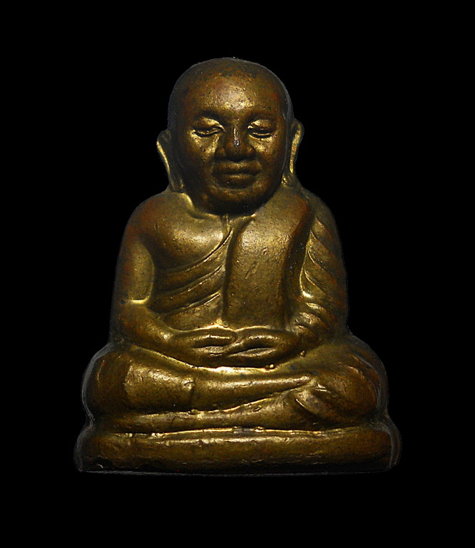 พระรูปหล่อ ลพ.เงิน ตอกโค๊ตใต้ฐาน เนื้อสวยกริ่งดัง แท้ครับ