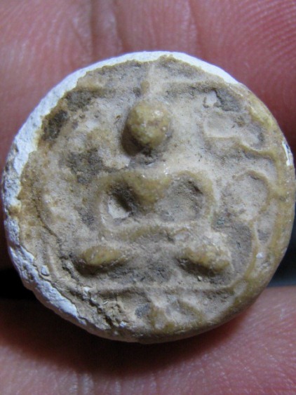 พระกรุวัดคู้สลอด พิมพ์จันทร์ลอย เนื้อผง จ.พระนครศรีอยุธยา สภาพพอใช้