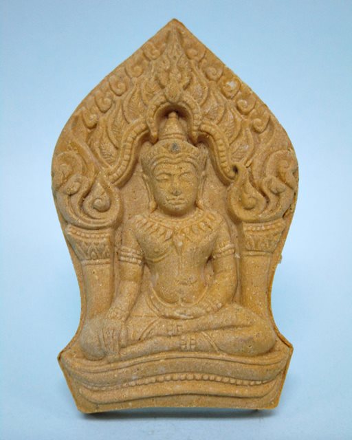 หลวงพ่อสาคร ยอดขุนพลบ้านค่าย เนื้อผงว่านดอกไม้ทองฝังพลอย No.7239