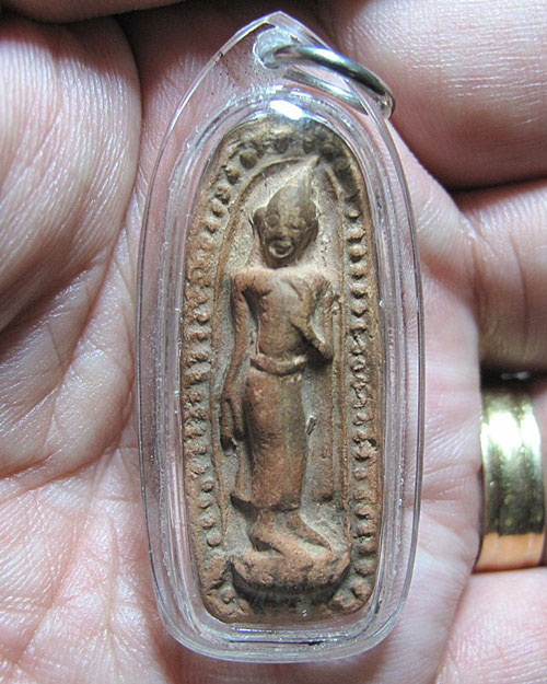 พระลีลาข้างเม็ด พิมพ์ใหญ่ เนื้อดิน หลวงพ่อกวย วัดโฆสิตาราม จ.ชัยนาท