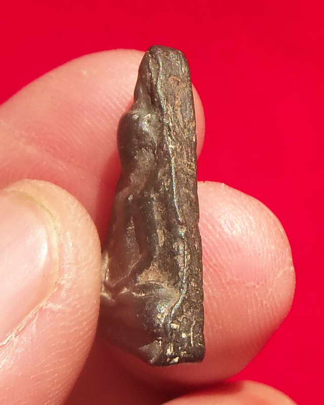 พระนางพญากรุวัดป่ามืด กำแพงเพชร เนื้อหนึกนุ่มละเอียดน่าใช้สุดๆ