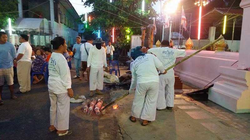 กลีบบัว รุ่นแรก เนื้อทองผสม หลวงพ่อวิรัช วัดดีบอน ราชบุรี