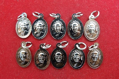 เหรียญเม็ดแตงชุบนิเกิ้ล หลวงพ่อทวด วัดช้างให้ ปัตตานี ปี 55