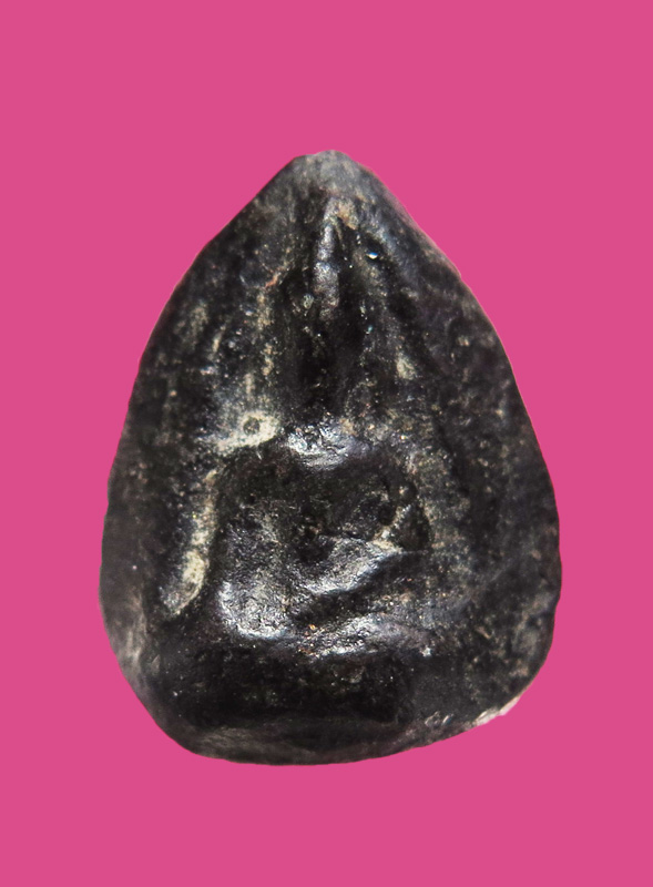 พระเม็ดน้อยหน่า หลังอุ กรุวัดศาลาปูน จ.อยุธยา เนื้อดินเผาผสมใบลานสีดำ สภาพสมบูรณ์