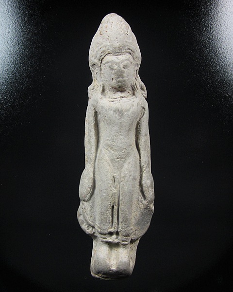 พระเทริดปางเปิดโลก เนื้อขาว กรุวัดมหาวัน ศิลปะลพบุรีสายลำพูน สูง7ซ.ม.