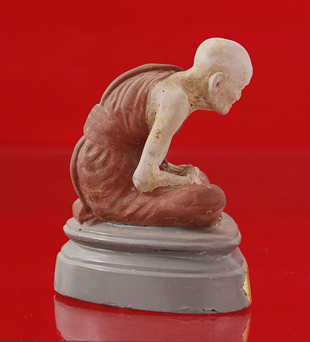 พระบูชาหลวงปู่เผือก วัดสาลิโข เนื้อปูนผสมผงลงสี