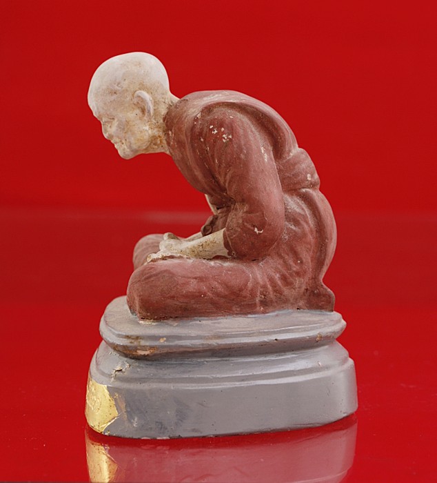 พระบูชาหลวงปู่เผือก วัดสาลิโข เนื้อปูนผสมผงลงสี