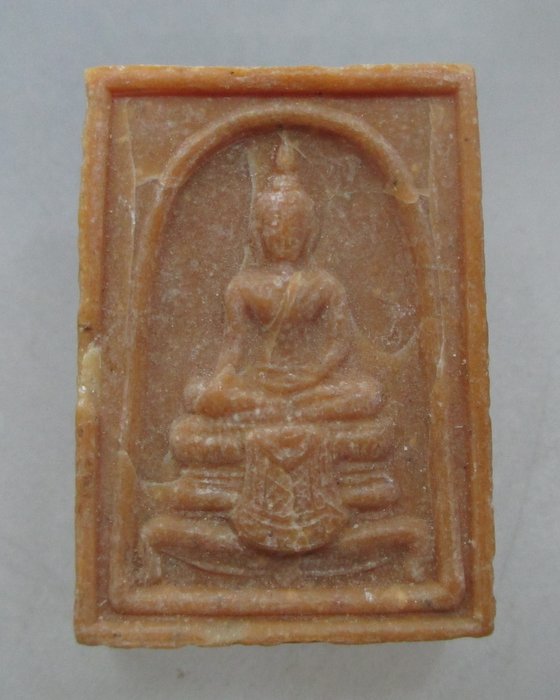 20 บาท พระผงหลวงพ่อประทานพร หลังหลวงพ่อแพ วัดพิกุลทอง แก่น้ำมัน