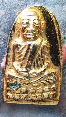 หลวงปู่ทวดกะไหล่ทองก้ามปูใหญ่ ปี08สวยๆครับ