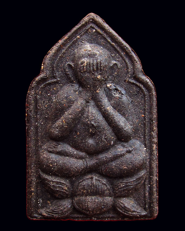 พระปิดตาห้าเหลี่ยม เนื้อดำ ฝังตะกรุดทองเหลือง หลวงปู่บัว ถามโก รุ่น ที่ระลึกหล่อรูปเหมือน ปี ๒๕๔๑