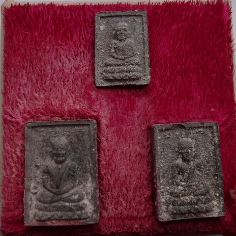 หลวงปู่ทวด กองทุน ปี35 เนื้อว่านชุด3องค์ ปี35 เคาะเดียว100