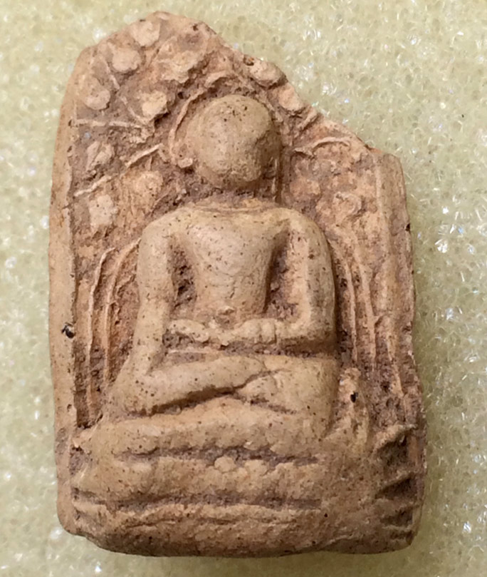 พระคงลำพูน กรุใหม่ เนื้อสีขาว