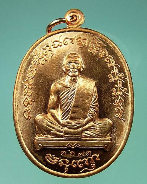 พระสวย ผิวแดงๆ จมูกโด่ง พร้อมกล่องเดิม พระสมบูรณ์ไม่มีแตกรานครับ