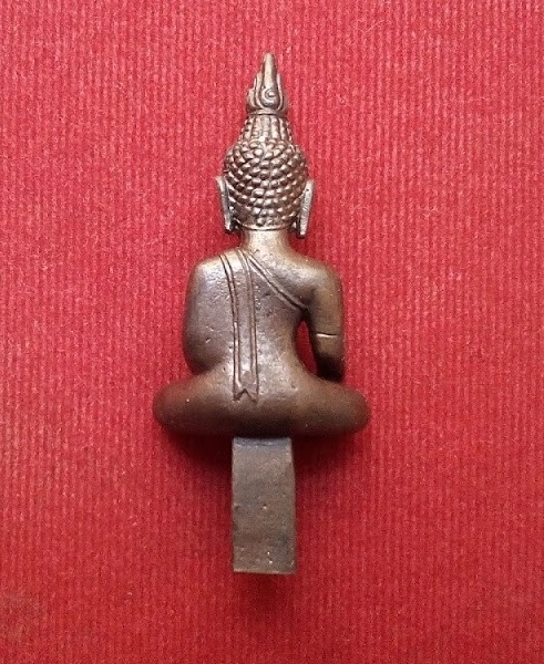 พระยอดธงชัยชนะ หลวงพ่ออุ้น วัดตาลกง ปี50 ตอกโค๊ต ว.ต.ก. ที่ช่อ เนื้อสัมฤทธิ์