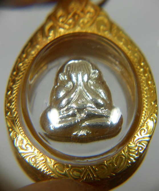 พระปิดตาหลวงพ่อเกษมเนื้อเงิน ปี 38 สวยวิ้งๆ