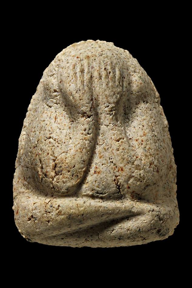 พระปิดตาเนื้อผงญาณวิลาศ หลวงพ่อแดง วัดเขาบันไดอิฐ เนื้อสีขาว ปี2513 จ.เพชรบุรี สวยเดิมครับ