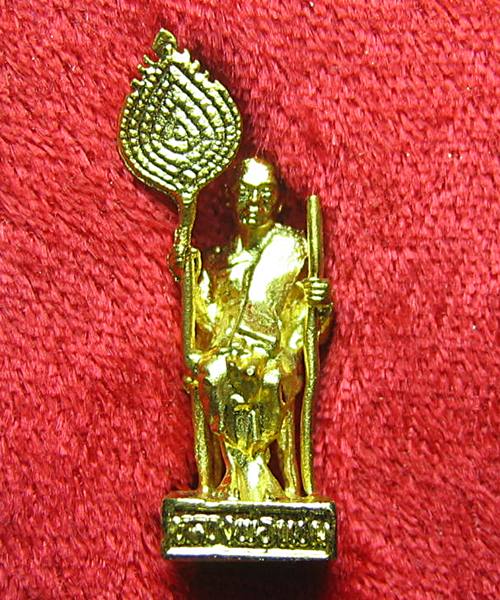 เคาะเดียวแดง พระปั้มรูปเหมือน หลวงพ่อแช่ม รุ่นฉลองกุฎิ วัดฉลอง ภูเก็ต กระไหล่ทอง ปี35 