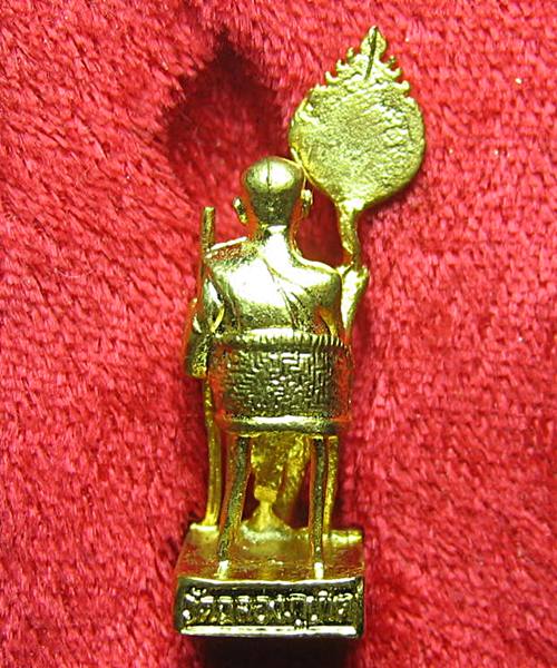 เคาะเดียวแดง พระปั้มรูปเหมือน หลวงพ่อแช่ม รุ่นฉลองกุฎิ วัดฉลอง ภูเก็ต กระไหล่ทอง ปี35 