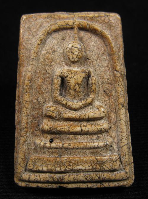 พระสมเด็จ เนื้อหามวลสารดี สวยไม่ทราบที่ครับ