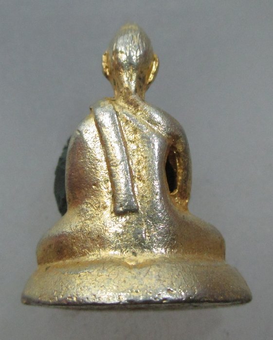 20 บาท รูปหล่อพระพุทธไม่ทราบที่ครับ
