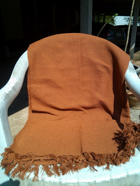 ผ้าตุ้ม ผ้าคุมไหล่ สำหรับพ่อแม่ครูอาจารย์ ราคาต่อผืน 380 บาท ( เคาะเดียว )