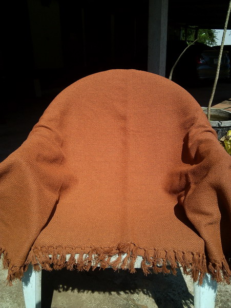 ผ้าตุ้ม ผ้าคุมไหล่ สำหรับพ่อแม่ครูอาจารย์ ราคาต่อผืน 380 บาท ( เคาะเดียว )