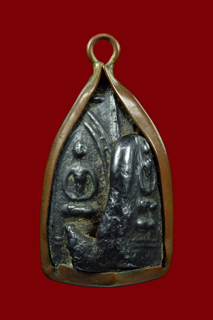 พระหล่อเนื้อเมฆสิทธิ์หลวงพ่ออี๋