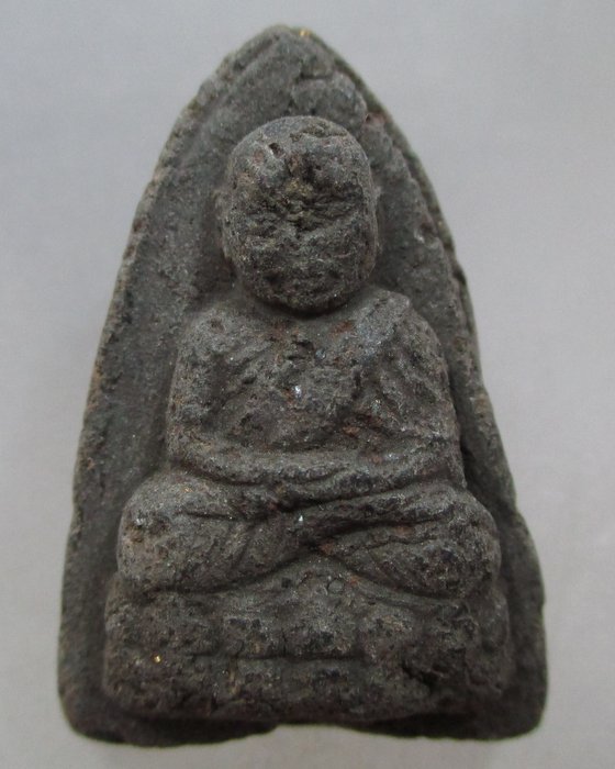 หลวงปู่ทวด เนื้อว่านไม่ทราบรุ่นครับ