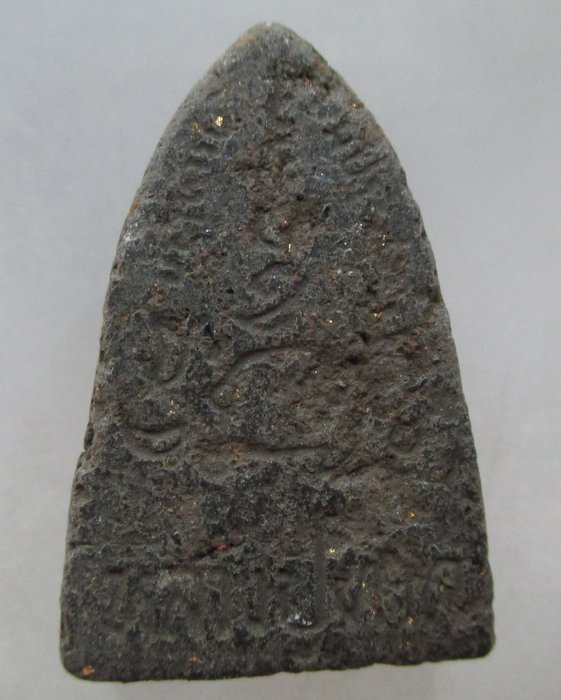 หลวงปู่ทวด เนื้อว่านไม่ทราบรุ่นครับ