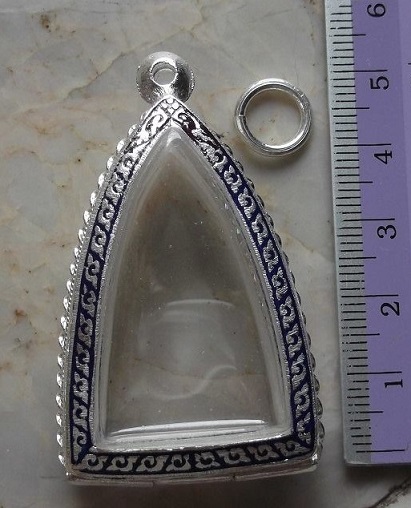 ตลับเงินลงยา ฝั่งเพชร  ใส่ขุนแผนพรายกุมารพิมพ์ใหญ่ เคาะเดียว 