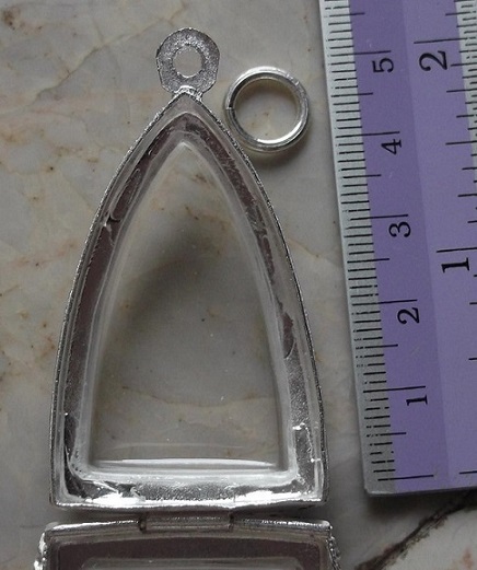 ตลับเงินลงยา ฝั่งเพชร  ใส่ขุนแผนพรายกุมารพิมพ์ใหญ่ เคาะเดียว 