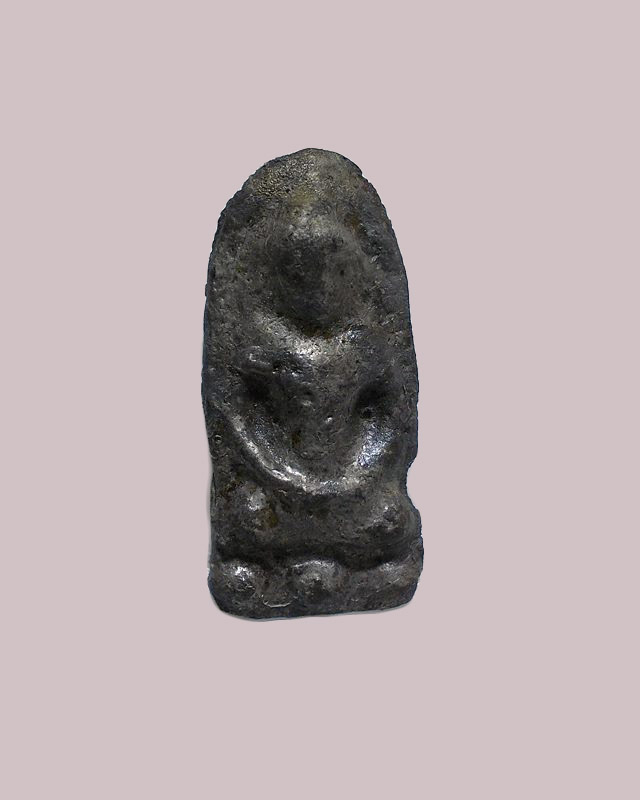 พระแผงตัดเดี่ยวพิมพ์พระร่วงนั่งฐานบัว กรุวัดราชบูรณะ อยุธยา