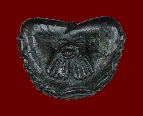 พระปิดตามหาอุตม์ยันต์ยุ่ง หลวงพ่อเกษม เขมโกเนื้อนวะโลหะ ปี๒๕๑๘ สวยเดิมมากๆผิวตึงแห้ง ไม่มีรอยพรุน แห