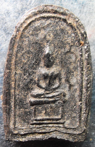 พระกรุวัดชนะสงครามเนื้อดำสวยๆครับ