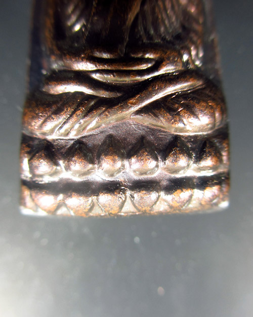 หลวงปู่ทวดวัดช้างให้ พิมพ์หลังหนังสือ ปี 55 ( บัวแตก นิยม ) พร้อมซองวัด + ใบคาถา(องค์ที่2)