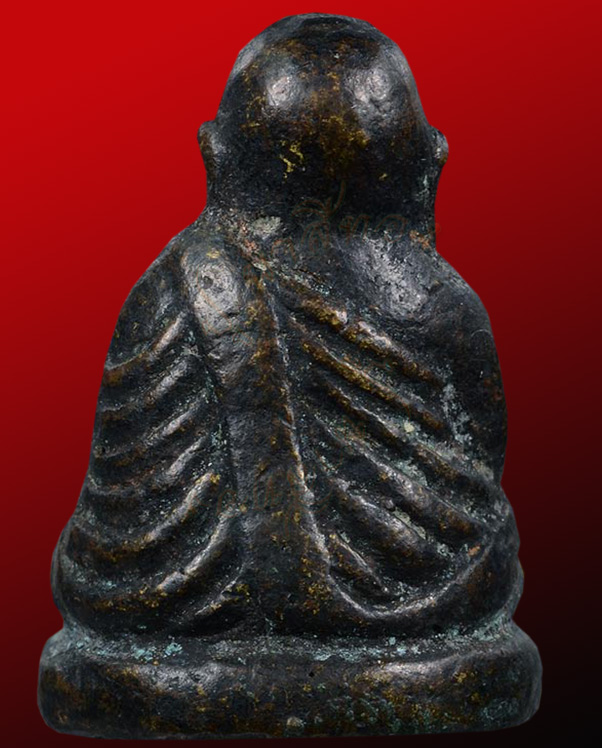 หลวงพ่อเงิน วัดบางคลาน จังหวัดพิจิตร รุ่นปื่นแตก พิมพ์เศียรกลม 