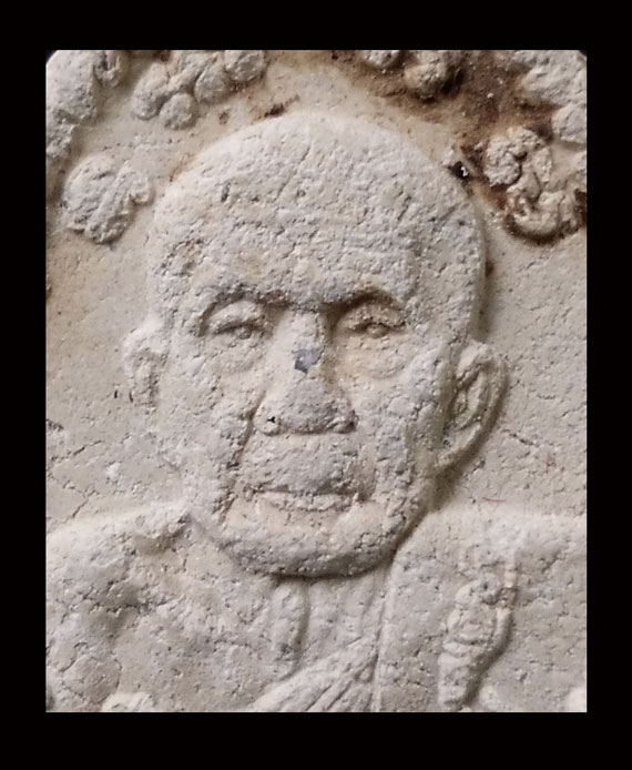 พระผงยันต์ดวงเศรษฐี หลวงปู่หมุน พิธี เสาร์5 มหาเศรษฐี ปี43 เนื้อแน่นๆ สภาพสวย หูตากระพิบ คมชัด