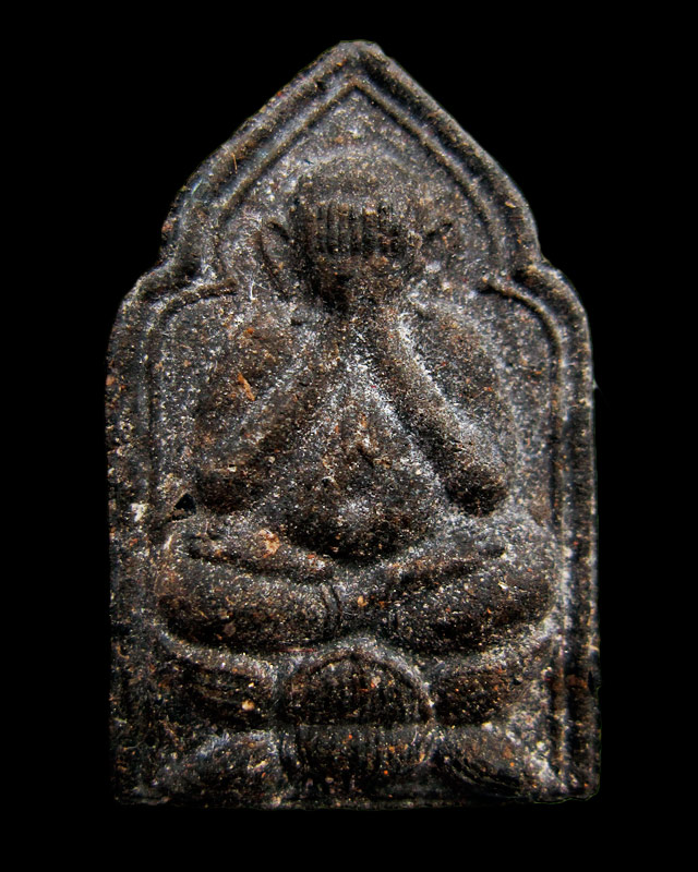 พระปิดตาห้าเหลี่ยม เนื้อดำ หลวงปู่บัว ถามโก รุ่นที่ระลึกหล่อรูปเหมือน ปี ๒๕๔๑