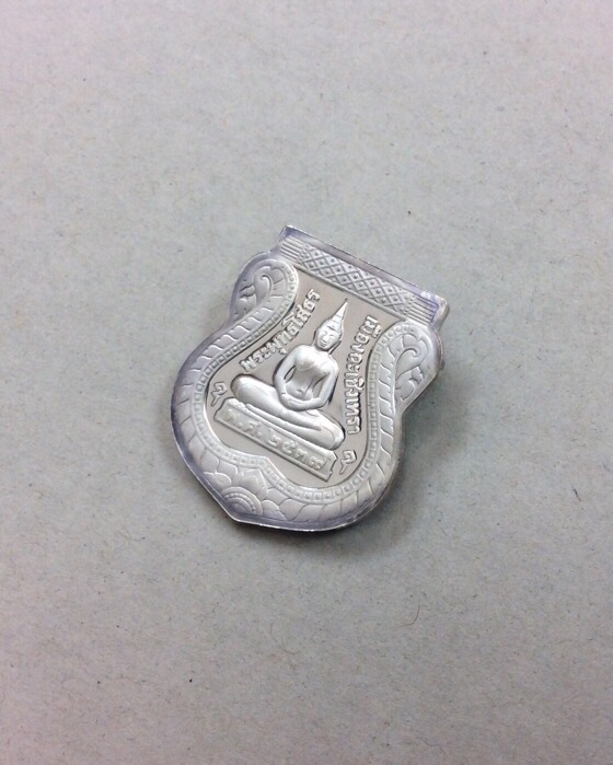 เหรียญเสมาหลวงพ่อโสธร รุ่นสร้างพระอุโบสถ วัดโสธรวราราม ปี39 เนื้อเงิน มีโค๊ด กล่องเดิม