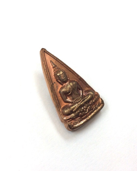 หลวงพ่อโสธร พิมพ์สองหน้า รุ่นทองประทาน ปี50 มีโค๊ด No.138422 กล่องเดิม