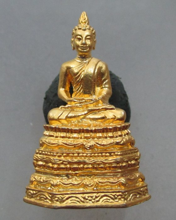 รูปหล่อพระพุทธไม่ทราบที่ครับ