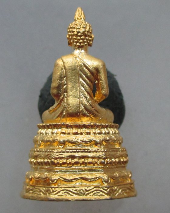 รูปหล่อพระพุทธไม่ทราบที่ครับ