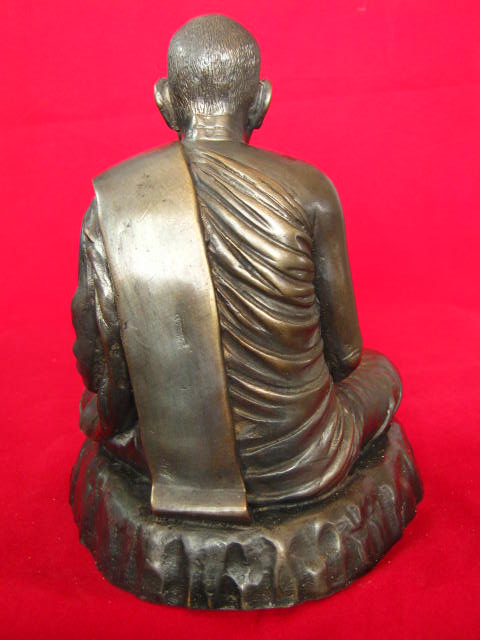 หลวงปู่เหรียญ วรลาโภ วัดอรัญบรรพต จ.หนองคาย 5 นิ้ว สวยๆๆ ส่งถึง บ้านครับ