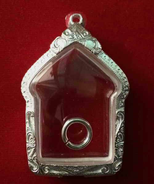 ตลับเงินสำหรับใส่ขุนแผนหลวงปู่ทิม/หลวงพ่อสาคร หรือพระที่มีขนาดใกล้เคียง