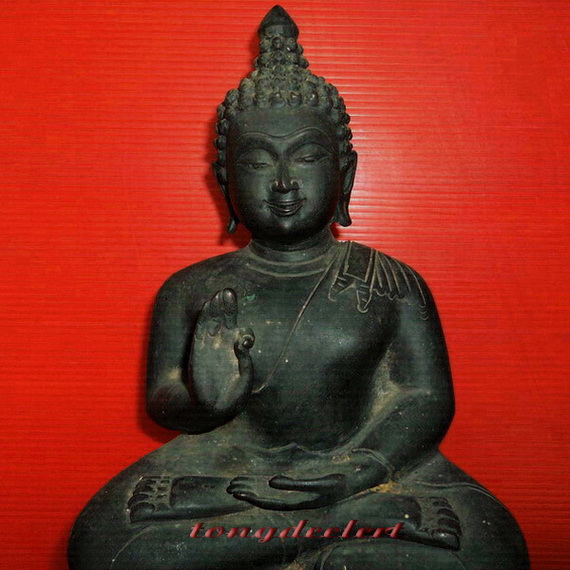 พระบูชาศิลปะเชียงแสน ปางประทานพร สวยมากค่ะ