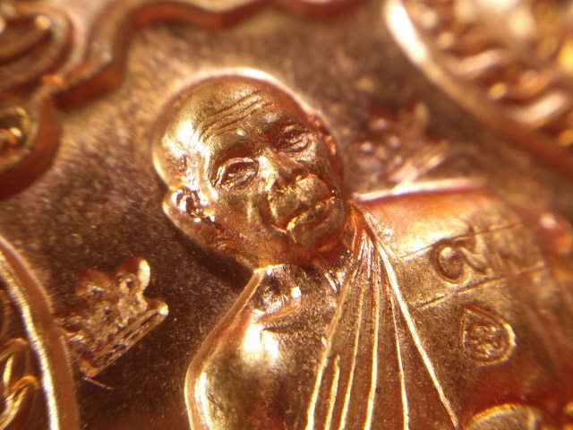 เสมา 7 รอบ โค้ตศาลาเพชร(ใหญ๋)  5 หลัง บล๊อคเงินเนื้อทองแดง แดงสะใจ ถูกใจเคาะมาเลยครับ