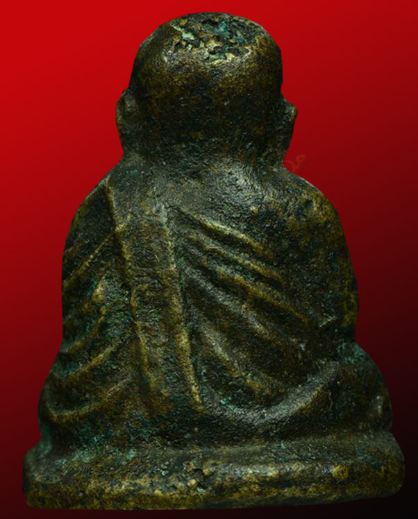 หลวงพ่อเงิน วัดบางคลาน จังหวัด พิจิตร รุ่นปืนแตก พิมพ์นิยมเศียรกลม ปี ๒๕๒๘ (๒) 